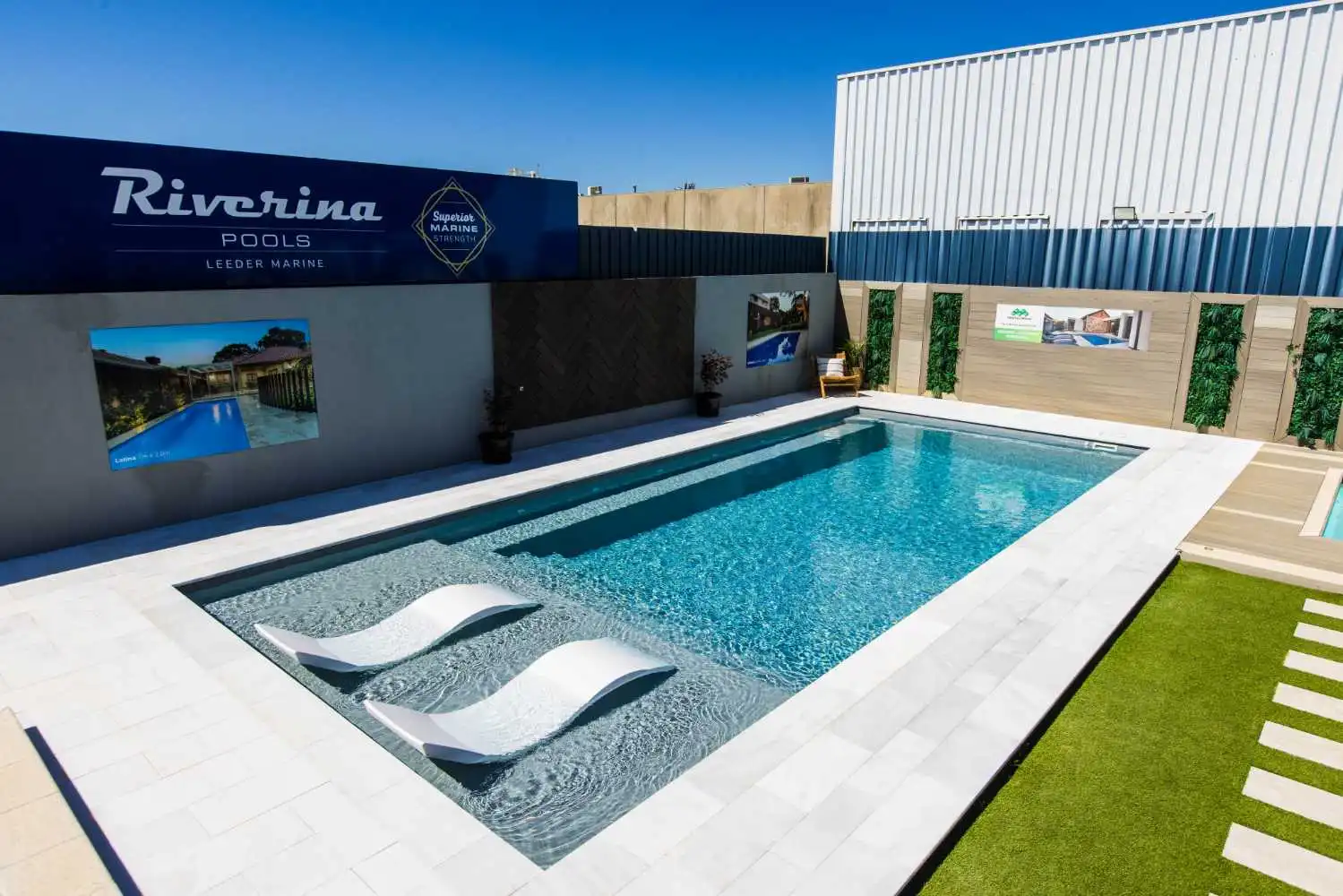 Hayman Lounger pool