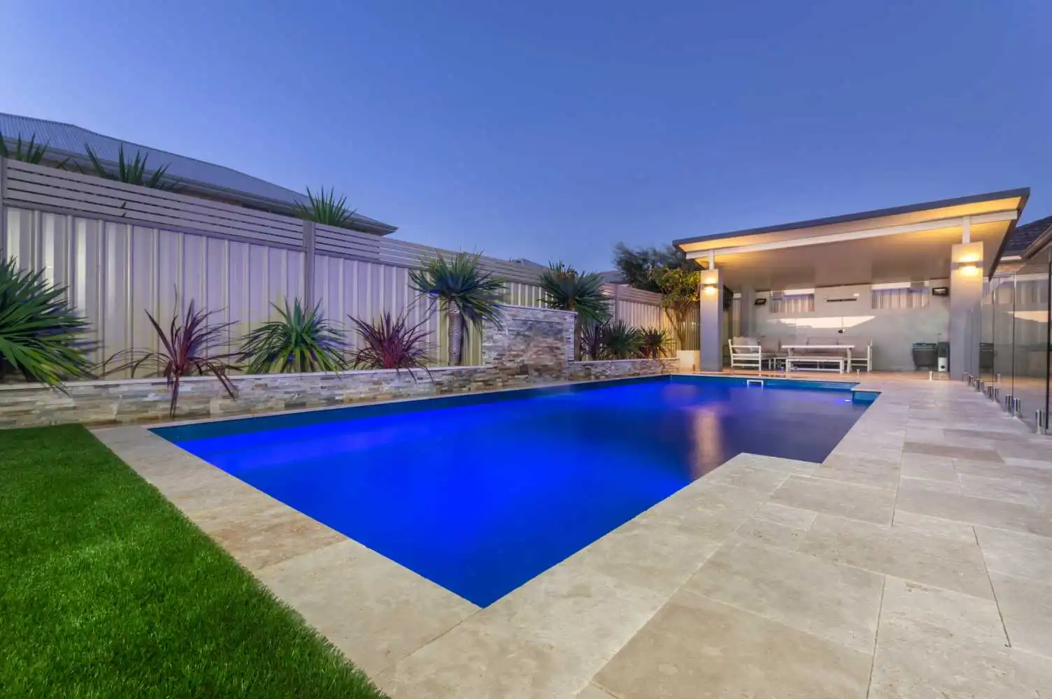 Mantra pool